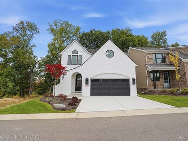 223 Summit View Lane, Milford Village, Mi 48381