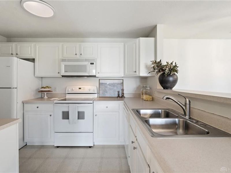 3045 Westminster Drive, Unit 207, Beavercreek, OH 45431 Photo 14