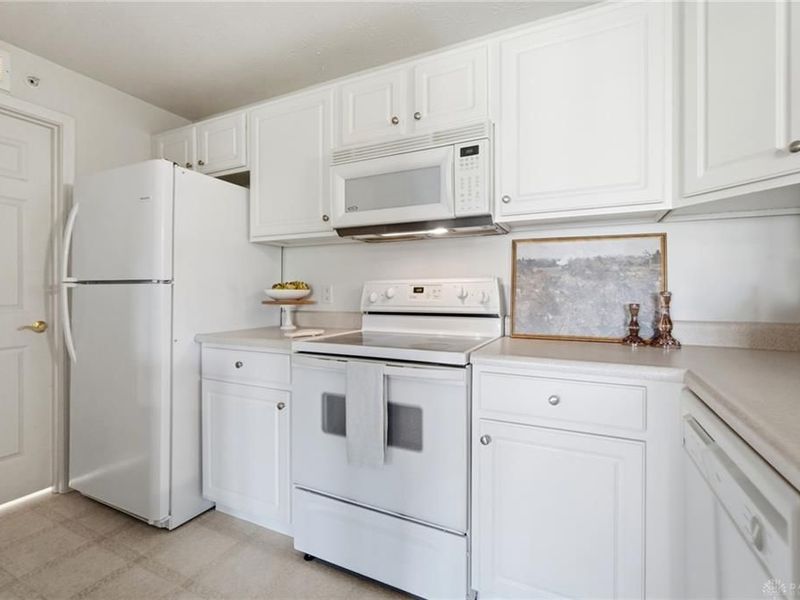 3045 Westminster Drive, Unit 207, Beavercreek, OH 45431 Photo 16
