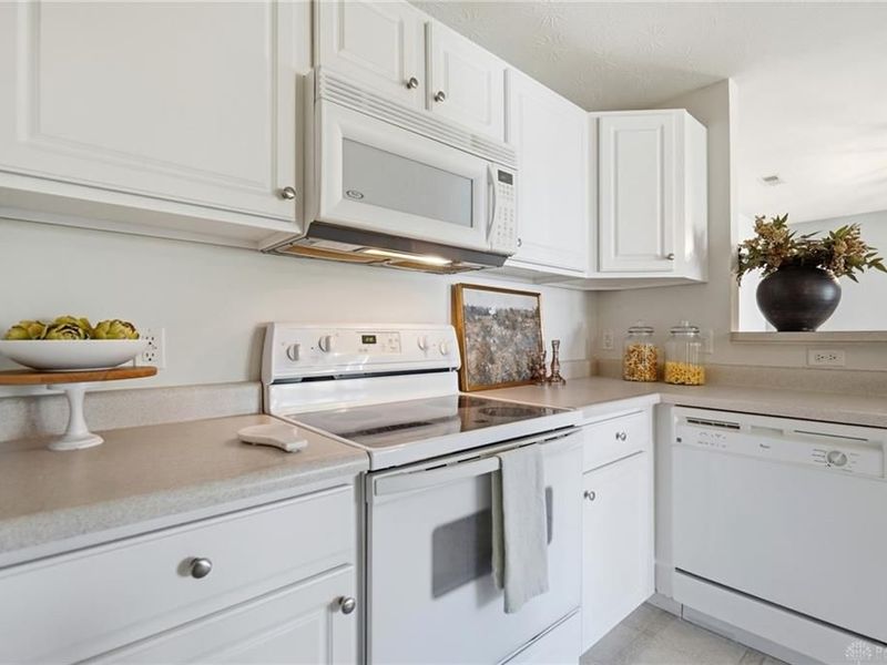 3045 Westminster Drive, Unit 207, Beavercreek, OH 45431 Photo 18