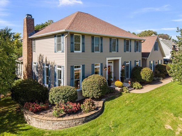 4338 Forest Road, Davenport, IA 52807