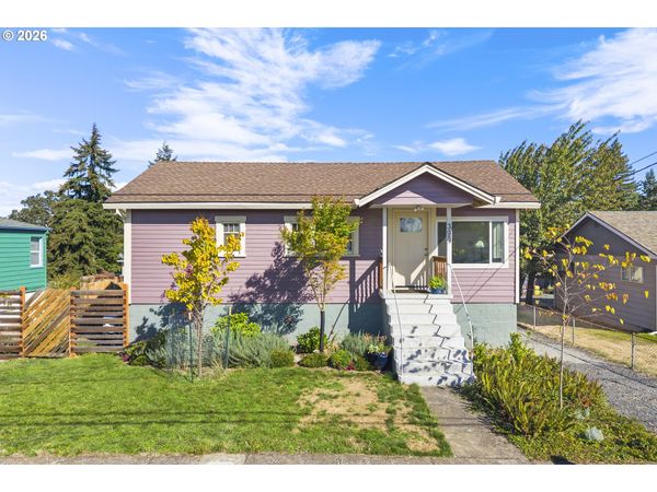 390 S 7TH ST, St. Helens, OR 97051