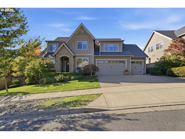 3715 N KNOLL DR, Newberg, OR 97132