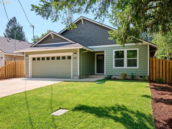 262 SE IVY ST, Mill City, OR 97360