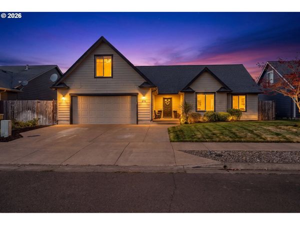 610 ROYAL TERN AVE, Halsey, OR 97348