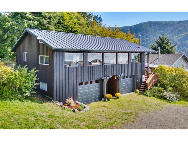 242 PROSPECT AVE, Yachats, OR 97498