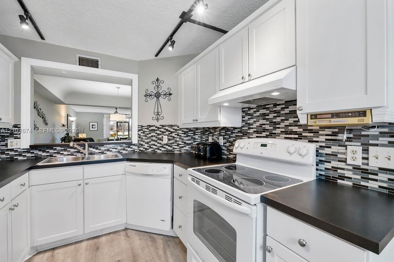 23249 N Barwood Ln N , Unit 102, Boca Raton, FL 33428 Photo