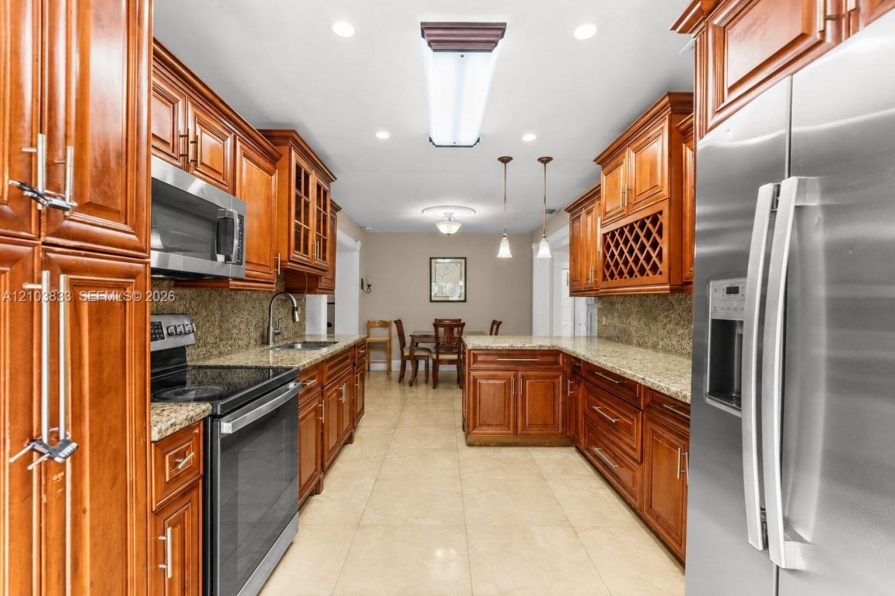 2331 SW 7th St , Miami, FL 33135 Photo