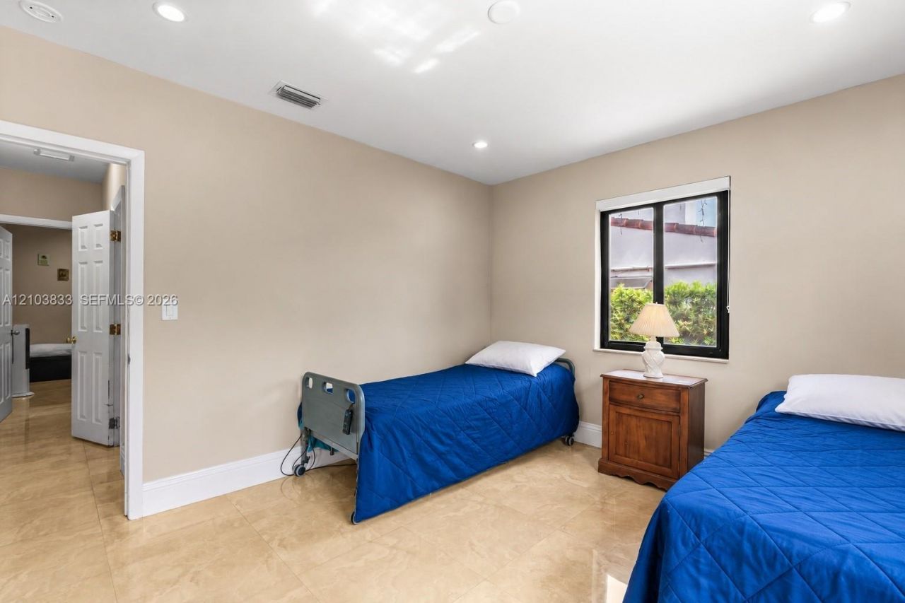 2331 SW 7th St , Miami, FL 33135 Photo
