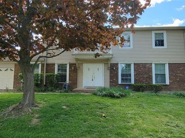 1532 Woodroyal East Dr , Chesterfield, MO 63017