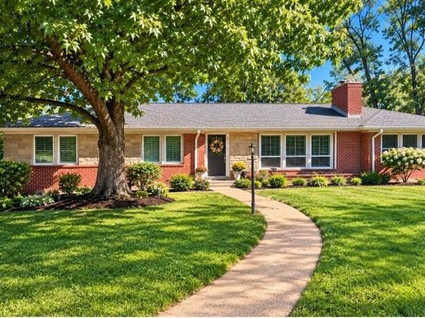 13 Spoede Hills Drive, St Louis, MO 63141