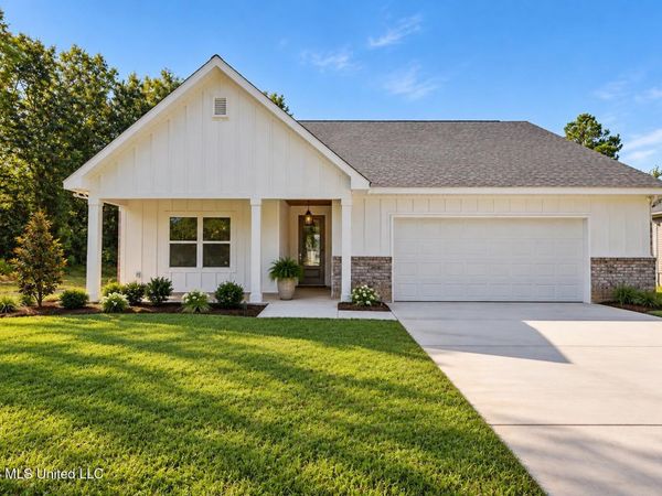 420 Gladstone Street, Bay Saint Louis, MS 39520