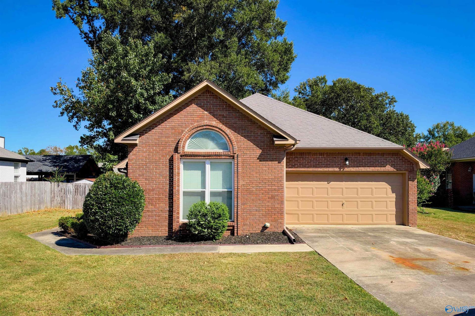 1961 E Brownstone, Decatur, AL 35603 Main Photo