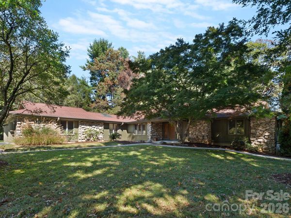 3003 Sourwood Trail, Hendersonville, NC 28739