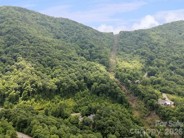 99 Settings Boulevard , Black Mountain, NC 28711