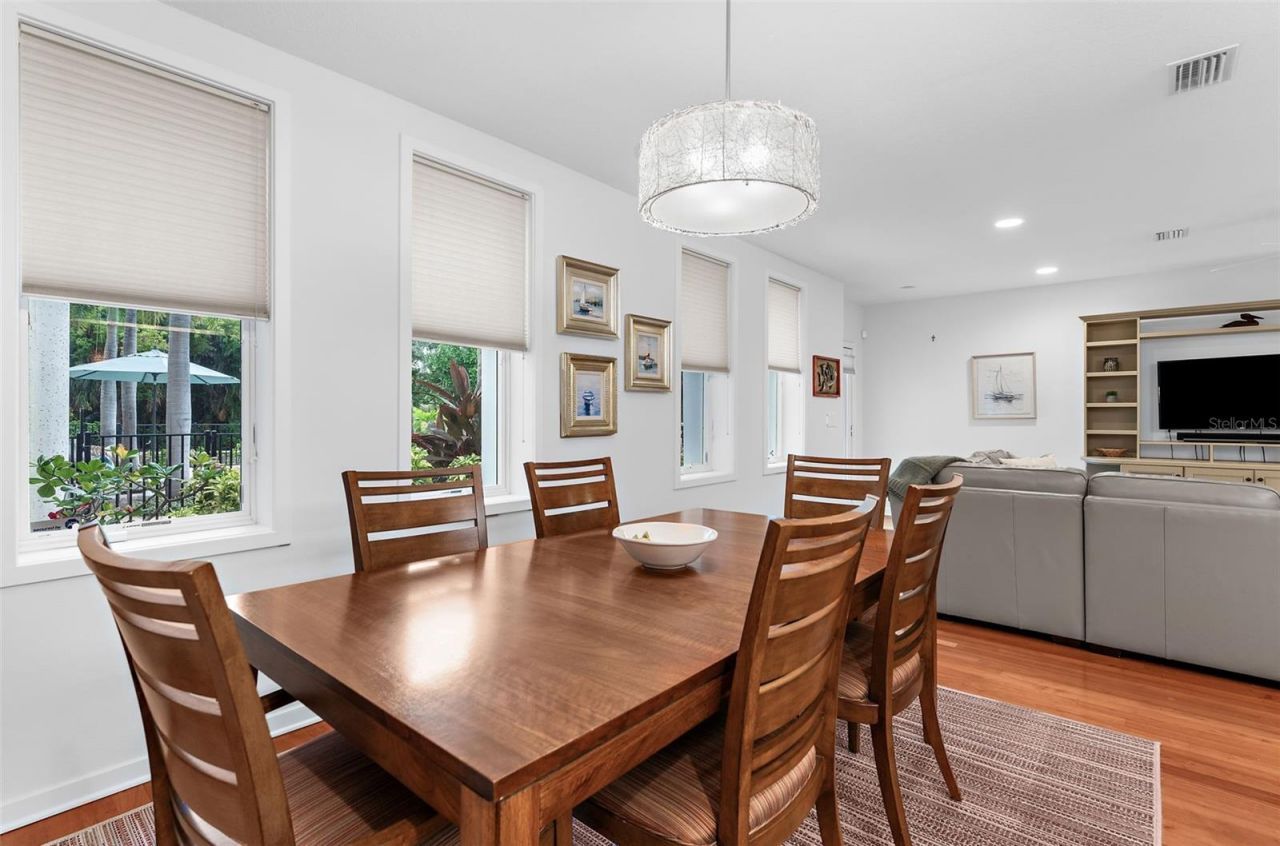 1685 Laurel Street, Unit 4, Sarasota, FL 34236 Photo