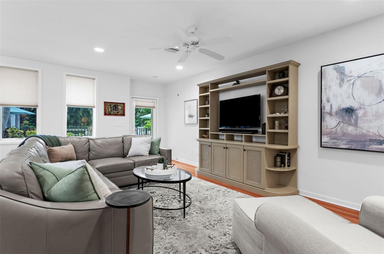 1685 Laurel Street, Unit 4, Sarasota, FL 34236 Photo