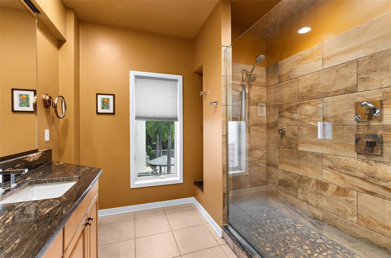 1685 Laurel Street, Unit 4, Sarasota, FL 34236 Photo