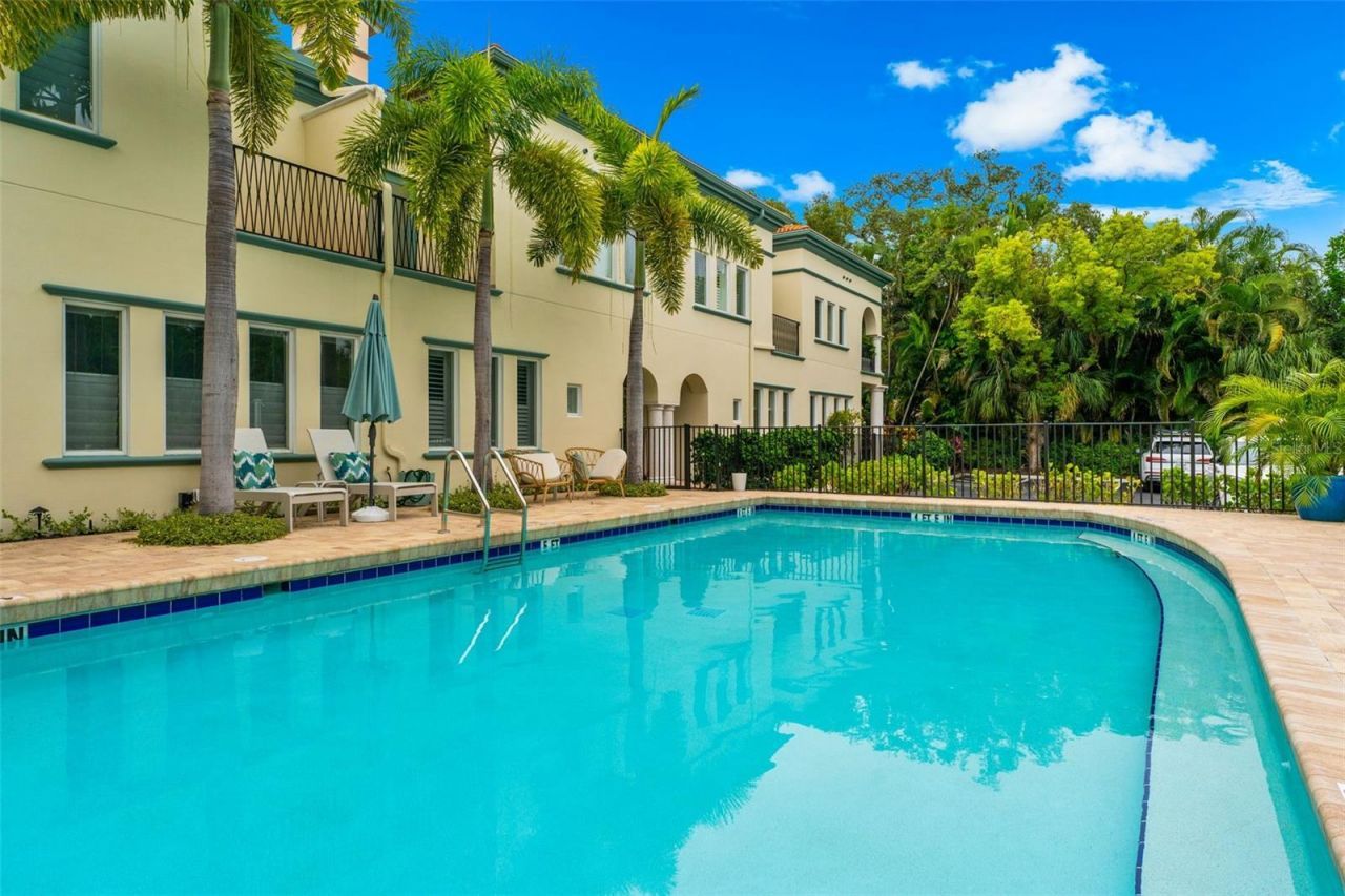 1685 Laurel Street, Unit 4, Sarasota, FL 34236 Photo