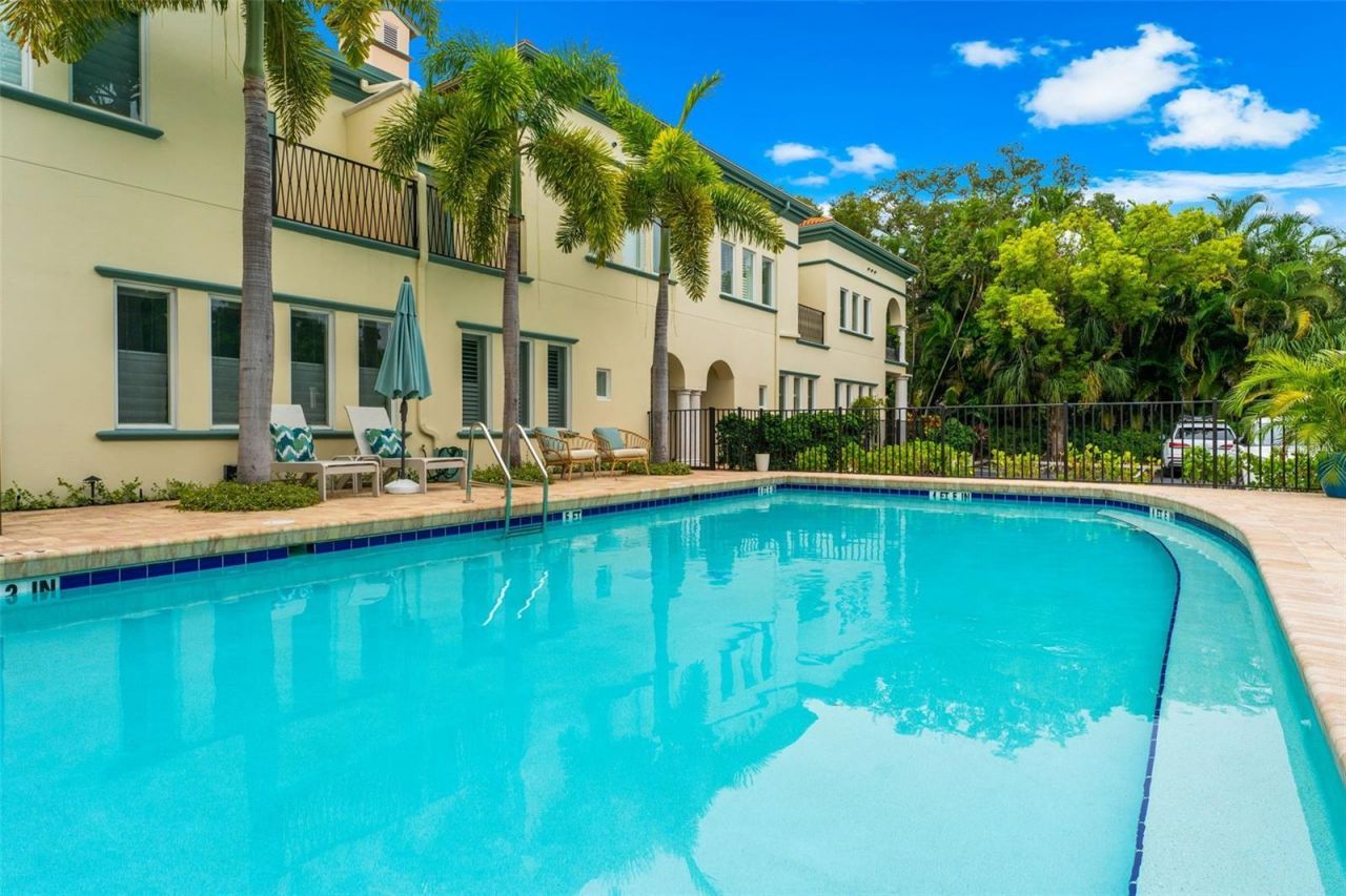 1685 Laurel Street, Unit 4, Sarasota, FL 34236 Photo