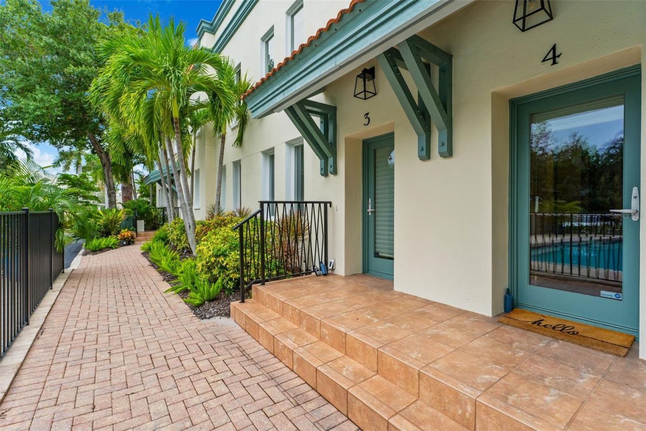 1685 Laurel Street, Unit 4, Sarasota, FL 34236 Photo