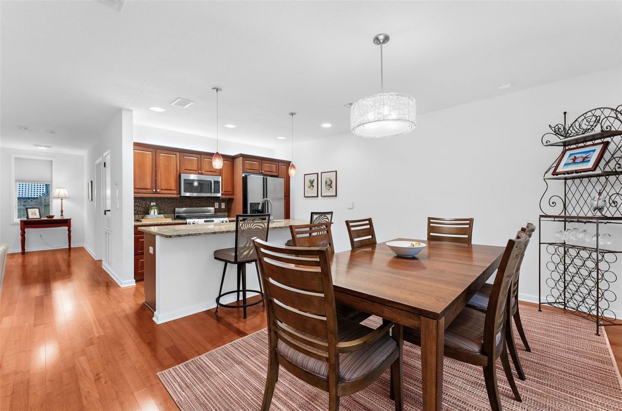 1685 Laurel Street, Unit 4, Sarasota, FL 34236 Photo