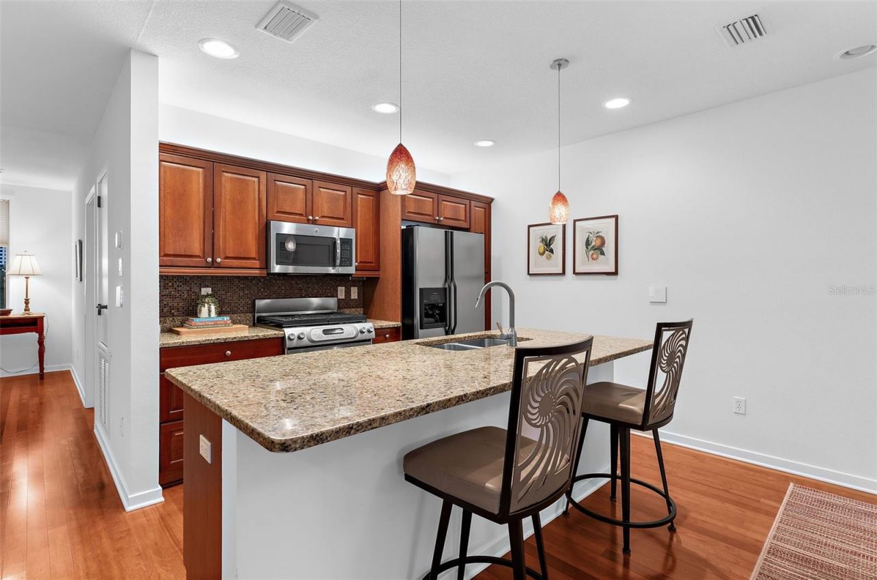 1685 Laurel Street, Unit 4, Sarasota, FL 34236 Photo