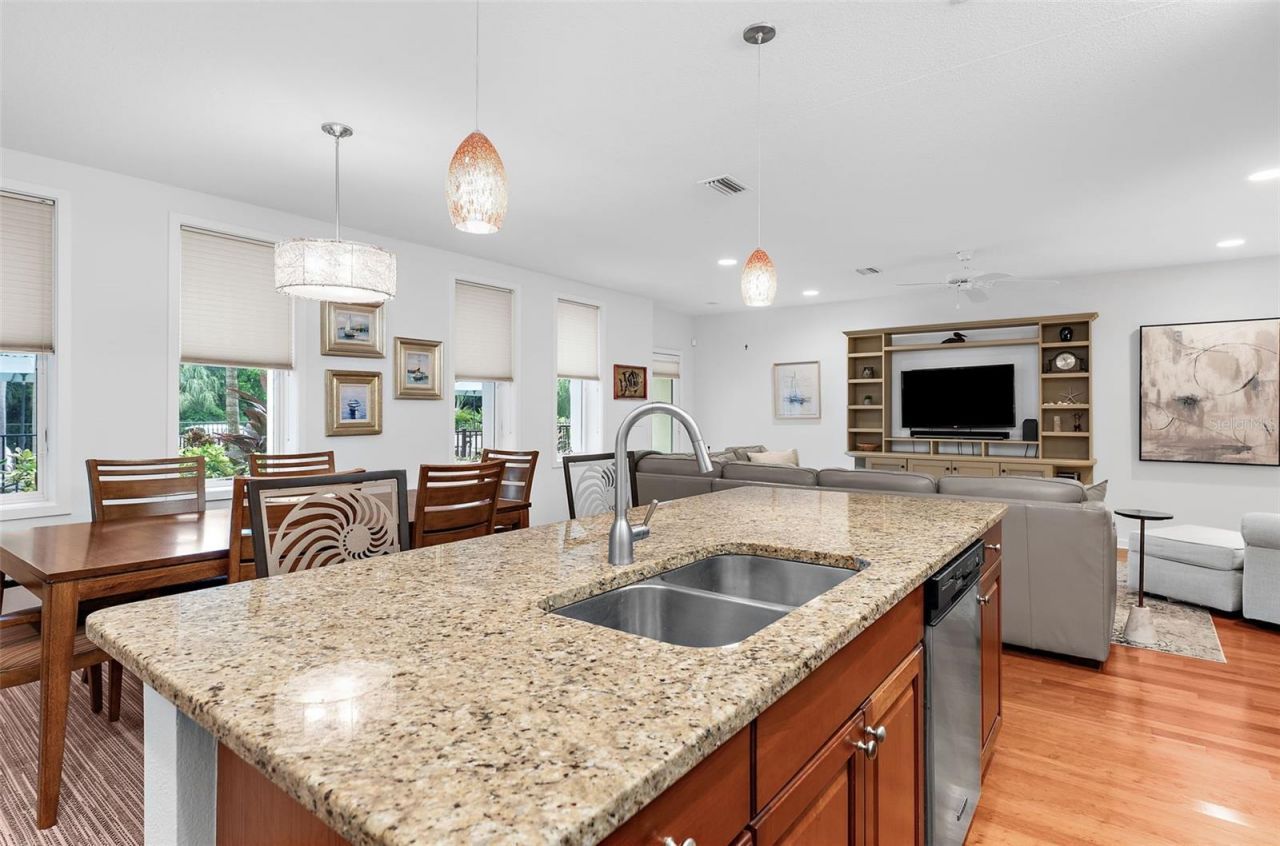 1685 Laurel Street, Unit 4, Sarasota, FL 34236 Photo