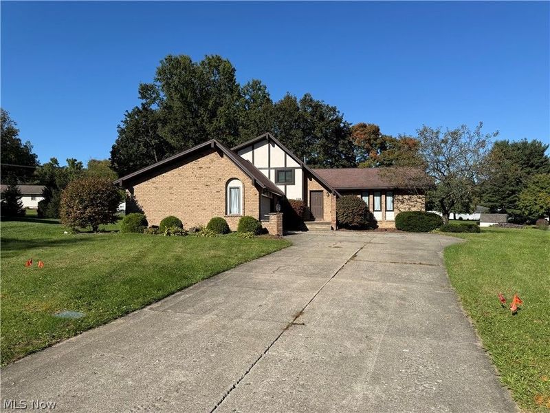 1314 Mere Court, Youngstown, OH 44512 Photo 2