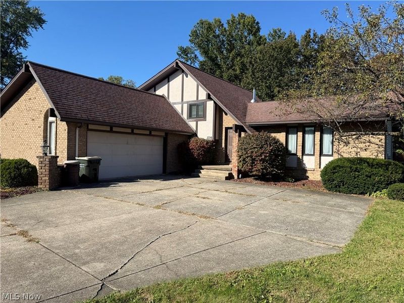 1314 Mere Court, Youngstown, OH 44512 Photo 3