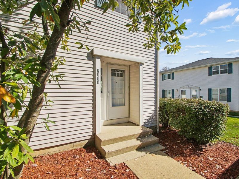 2843 Conrad Drive, Unit I1, Columbus, OH 43207 Photo 2