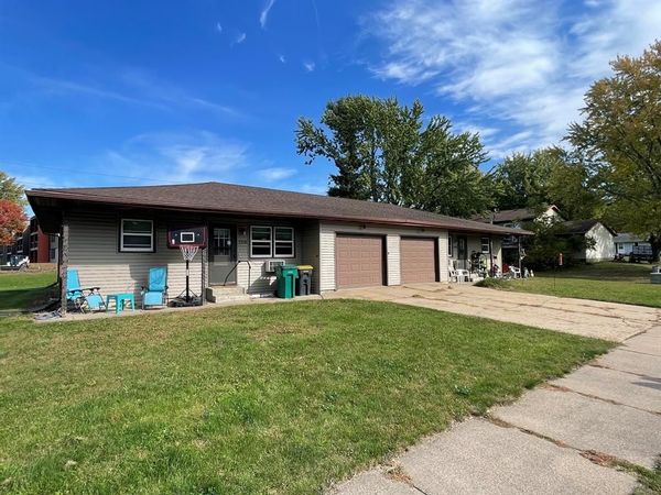 2218 Peters Drive, Unit 2218-2220, Eau Claire, WI 54703