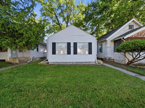 1218 E FORREST HILL Avenue, Peoria, IL 61603