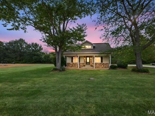 278 Canadian Drive, Staunton, IL 62088