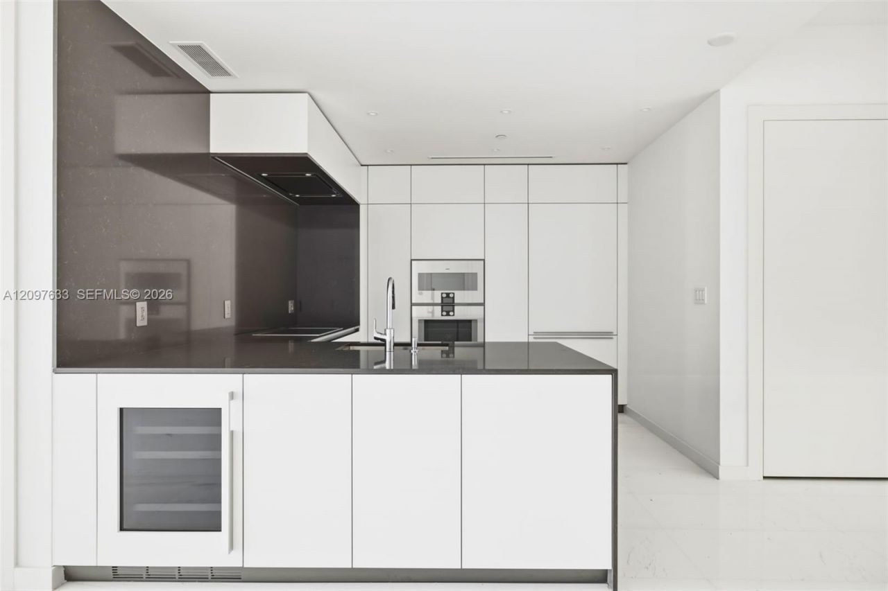 300 Biscayne Boulevard Way , Unit 1709W, Miami, FL 33131 Photo
