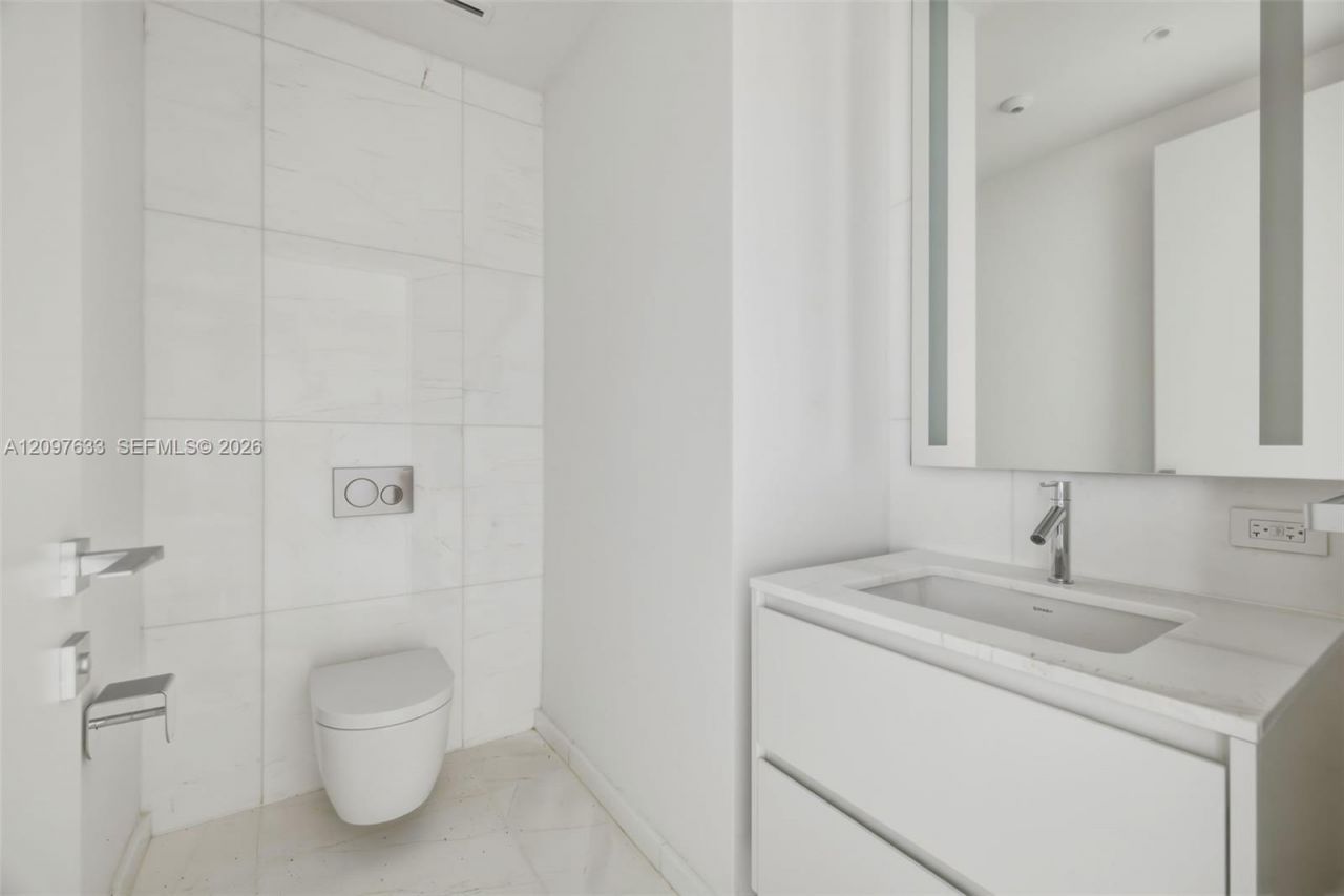 300 Biscayne Boulevard Way , Unit 1709W, Miami, FL 33131 Photo