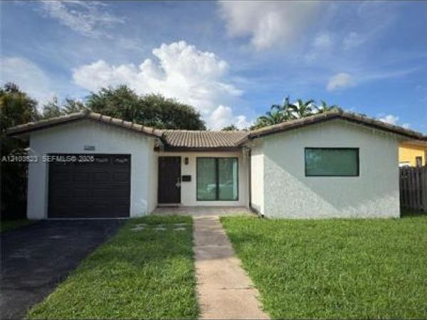 5209 Cleveland St , Hollywood, FL 33021