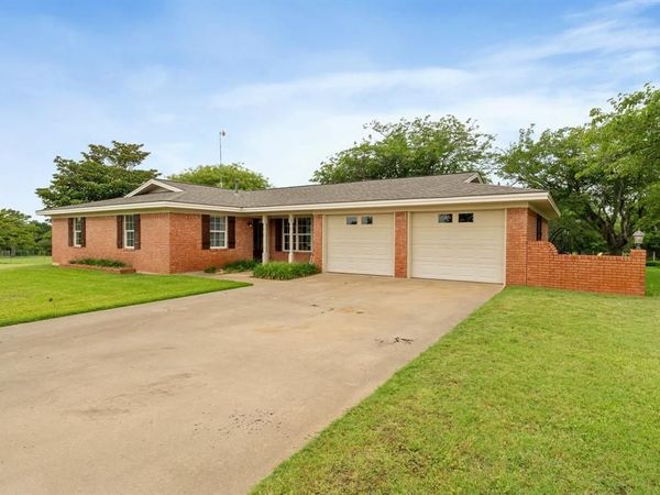 1802 County Road 428, Stephenville, TX 76401