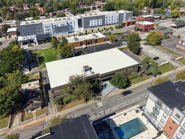 4420 Madison Avenue, Kansas City, MO 64111