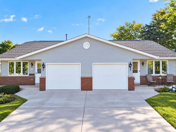 412 N 12th St, Unit 412, Oostburg, WI 53070