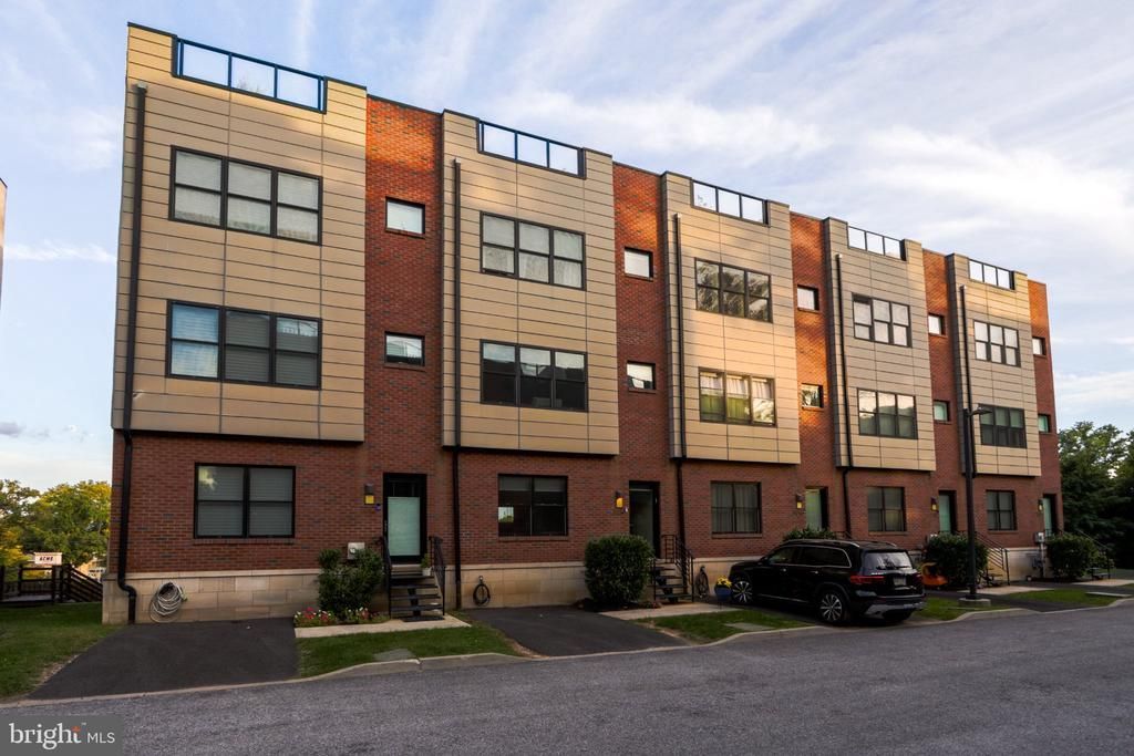 7014 PIPERS GLEN WAY , PHILADELPHIA, PA 19119