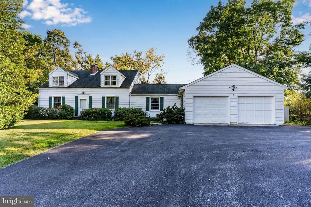 1819 HIGH STREET , CAMP HILL, PA 17011