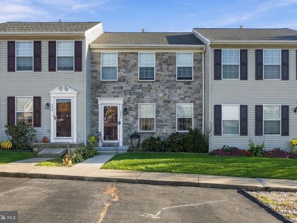 380 CHARLES CIRCLE , YORK, PA 17406