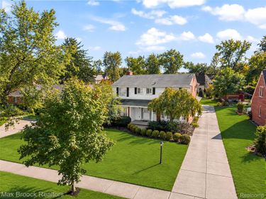 18385 Warwick Street, Beverly Hills Village, Mi 48025