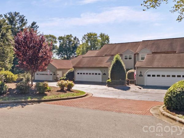122 Warwicke Place , Advance, NC 27006