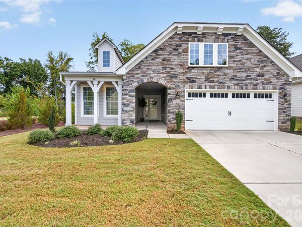 201 Picasso Lane , Mount Holly, NC 28120