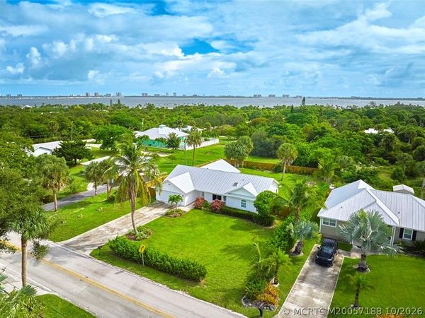 4811 NE Savannah Road , Jensen Beach, FL 34957