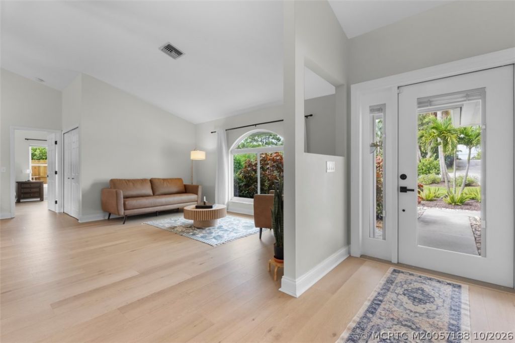 4811 NE Savannah Road , Jensen Beach, FL 34957 Photo