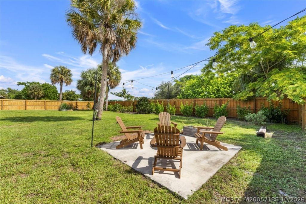 4811 NE Savannah Road , Jensen Beach, FL 34957 Photo
