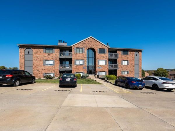 9489 Woodland Hills Drive, West Chester, OH 45011